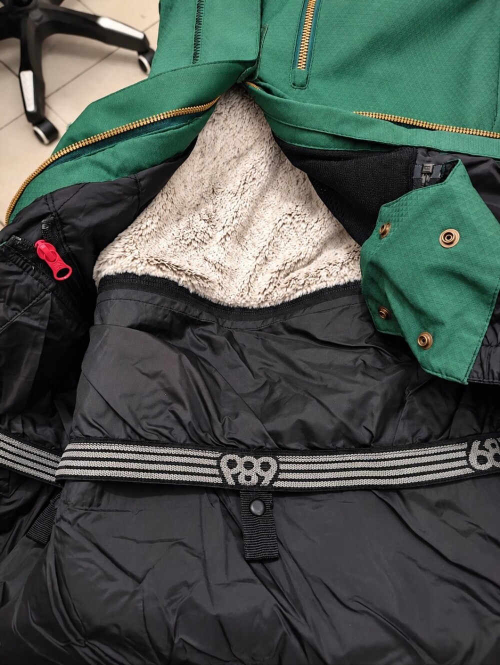 686 Women’s InfiDRY 10K/10K Green Insulated Snow Jacket Size Small - Picture 14 of 14